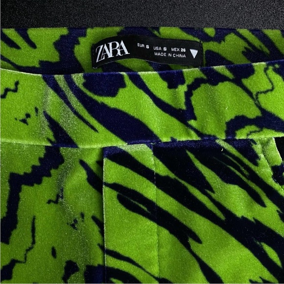 ZARA Hi-Rise Velvet Printed Flare Pants Sz Small - Picture 6 of 7